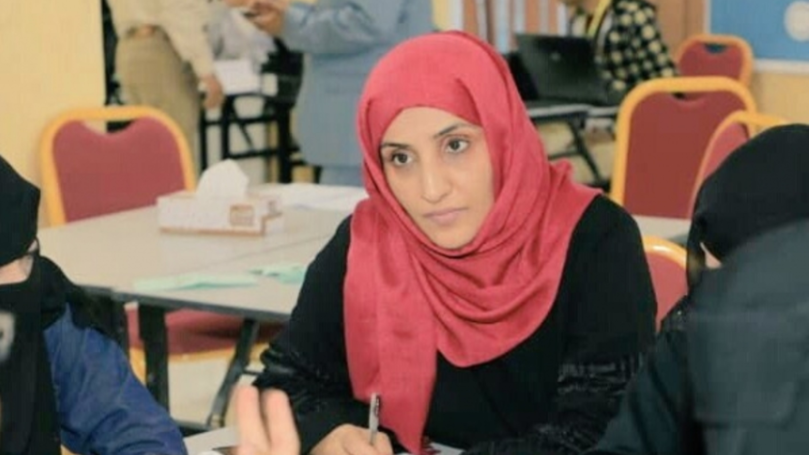 توكل كرمان تهنئ الناشطة اليمنية ياسمين القاضي بمناسبة فوزها بجائزة الشجاعة المقدمة من الخارجية الأميركية